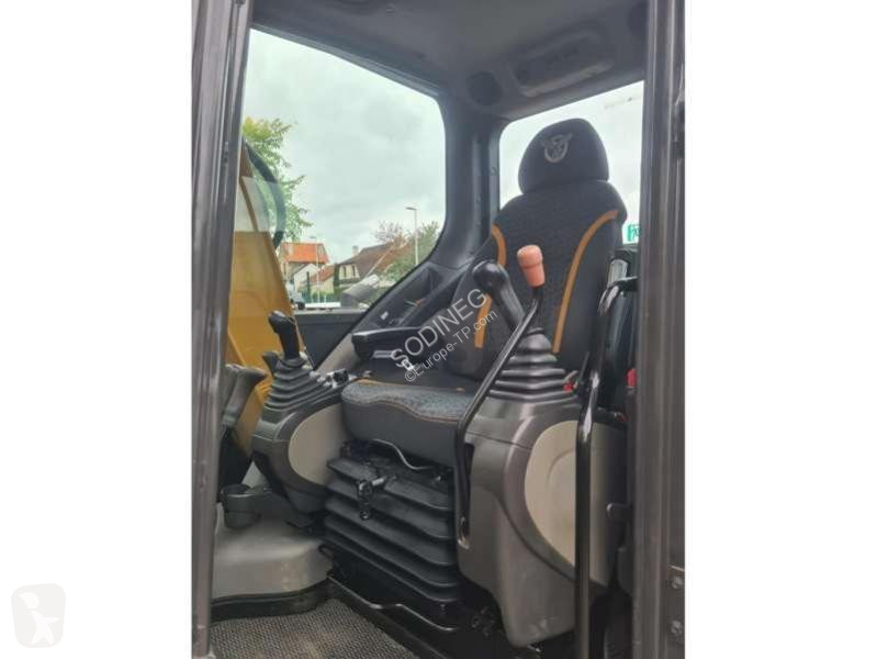 Lopatový nakládač Case CX75C