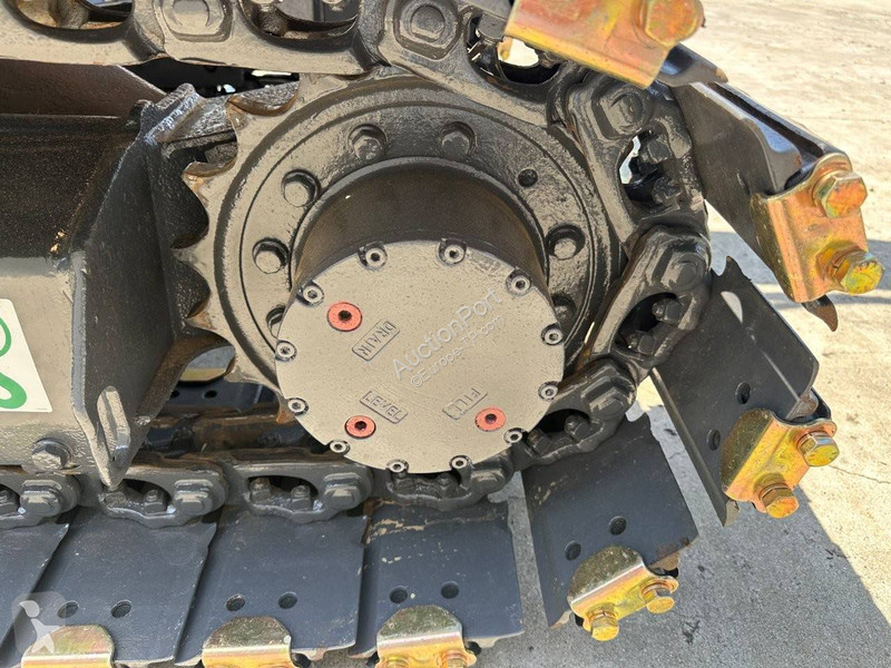 جرافة Komatsu 7