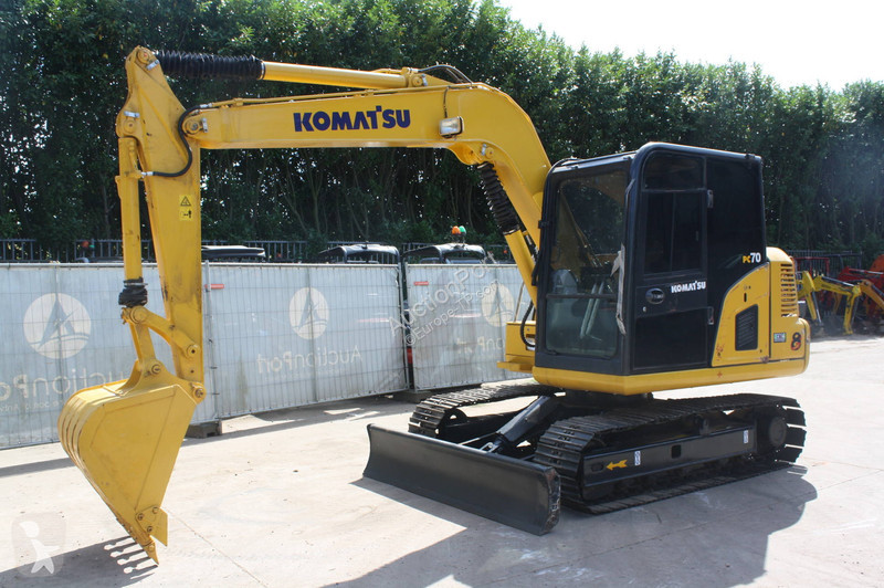 جرافة Komatsu PC70-8