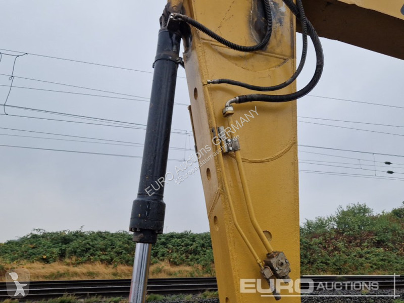 Excavator Caterpillar 330F