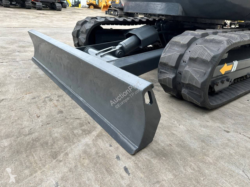 جرافة Neuson 50Z3