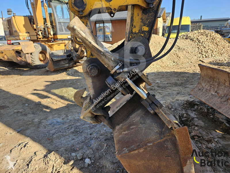 Excavator JCB