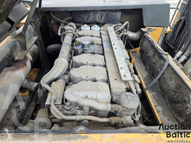 Liebherr A 944 C HD Litronic excavator