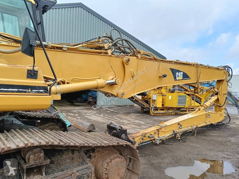 Excavator Caterpillar L demolition excavator...