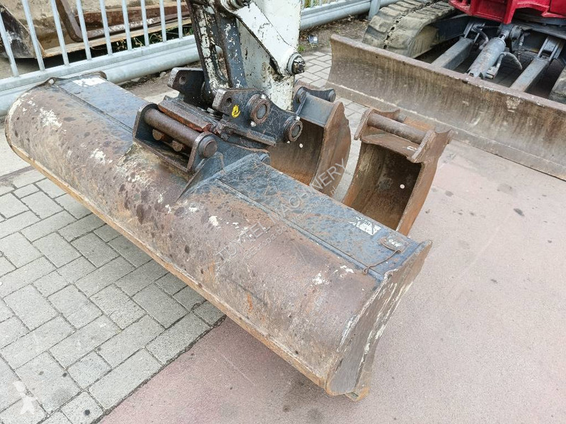 Excavator Takeuchi 5 ton rups graafmachine...