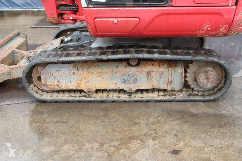 جرافة Takeuchi 0