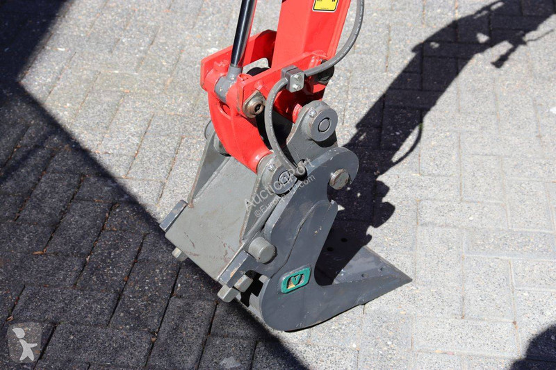 جرافة Yanmar SV08-1A(S)