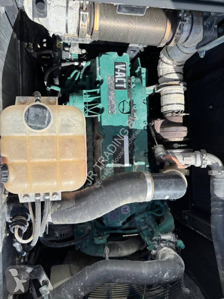 Pelle Volvo 250 ENL (Two buckets)