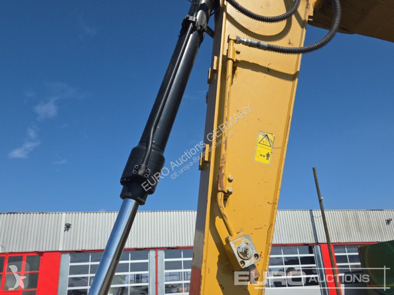 Excavadora Caterpillar GC