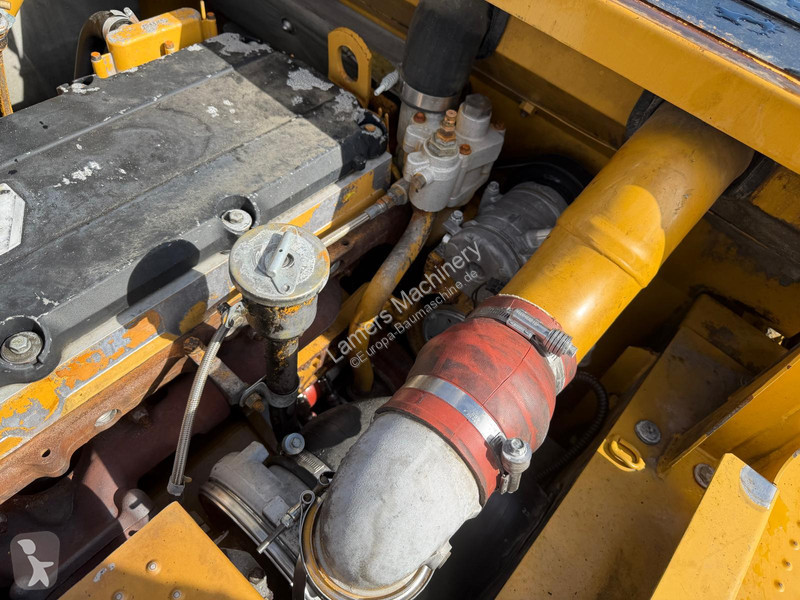 Екскаватор Caterpillar