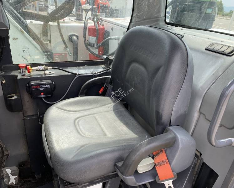 Acx DOOSAN 23 R-R 1er Main a réparer endommagée...