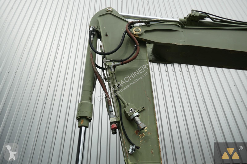 Koparka Caterpillar Ex-army