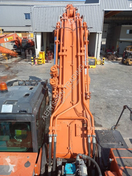 Graafmachine Hitachi 5G (EXW - Abu Dhabi)