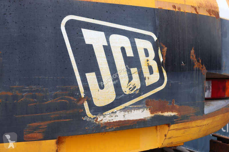 جرافة JCB