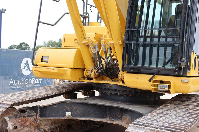 Excavadora Komatsu LC-11