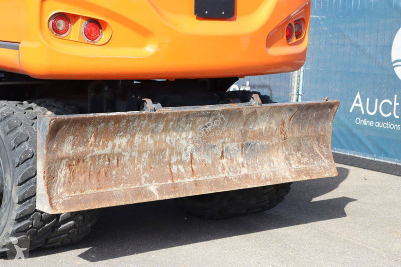 جرافة Hitachi ZX140W-6