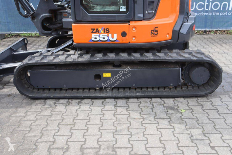 جرافة Hitachi ZX55U6