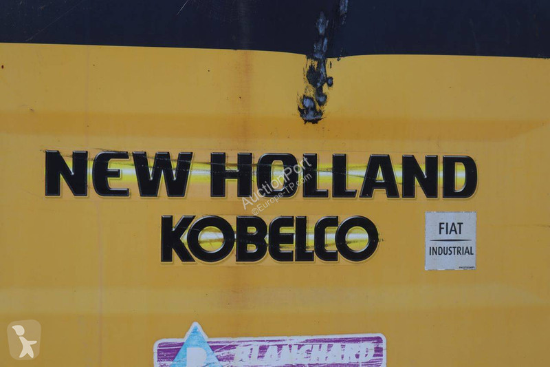 جرافة New Holland Kobelco