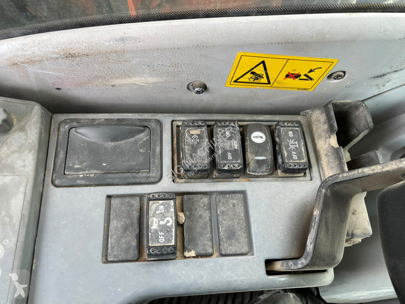 جرافة Hitachi ZX190W-6
