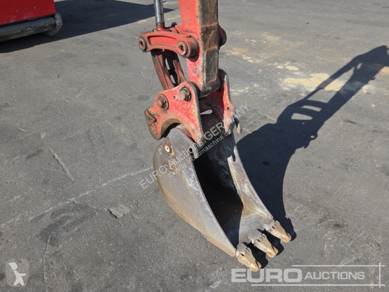 جرافة Volvo ECR25D