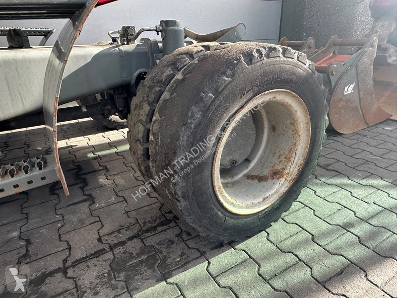 جرافة Wacker Neuson 2