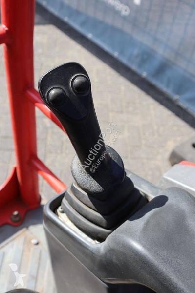 جرافة Volvo EC15D