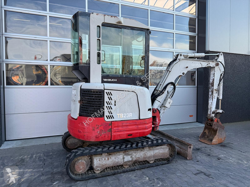 Excavadora Takeuchi