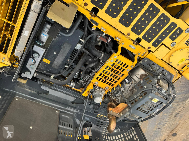 Escavadora Komatsu PC210 LC11