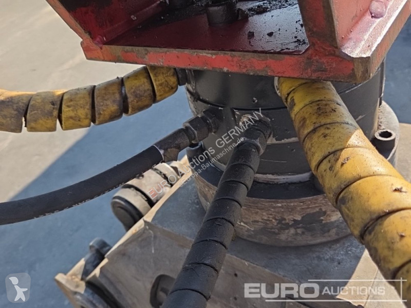 Pelle Takeuchi TB295W
