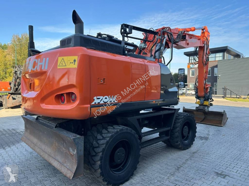 Pelle Hitachi 6