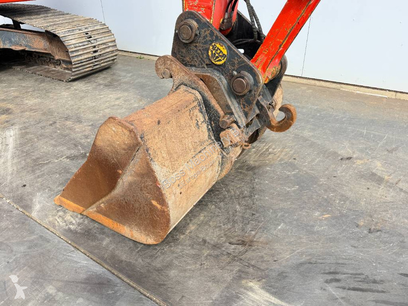 Pelle New Holland Kobelco E235B SR2 - 360°...