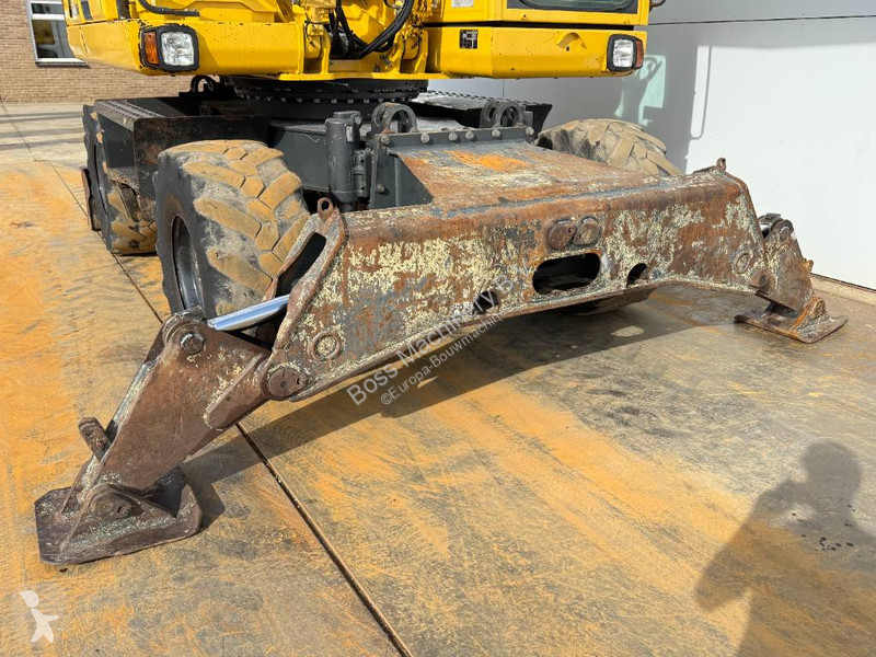 Pelle Komatsu - Triple Boom / Blade / Hammer Lines