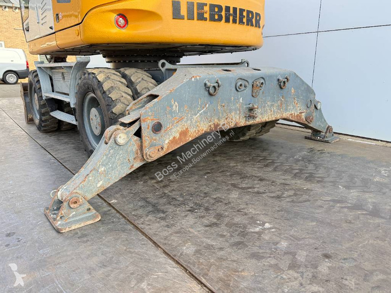 Pelle Liebherr A - Triple Boom / 2 extra Buckets!