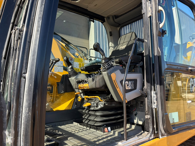 جرافة Caterpillar 07B