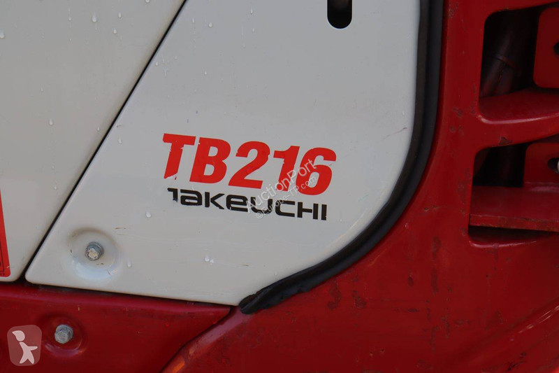 جرافة Takeuchi TB216