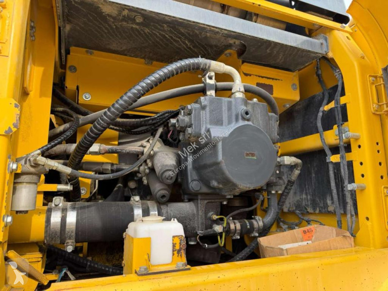 Excavator Komatsu PC490LC-11E0