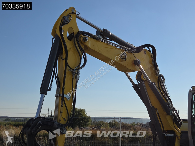 جرافة Wacker Neuson Powertilt