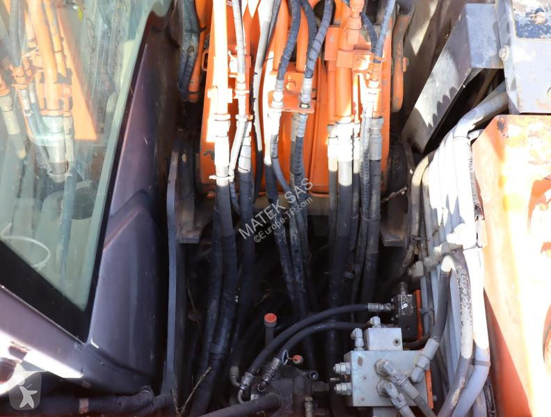 Багер Hitachi