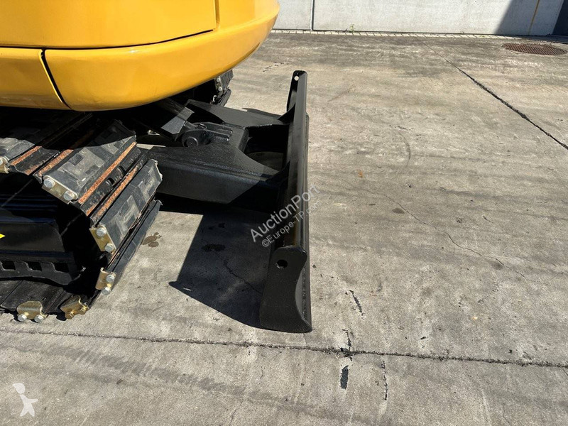 Escavadora Caterpillar