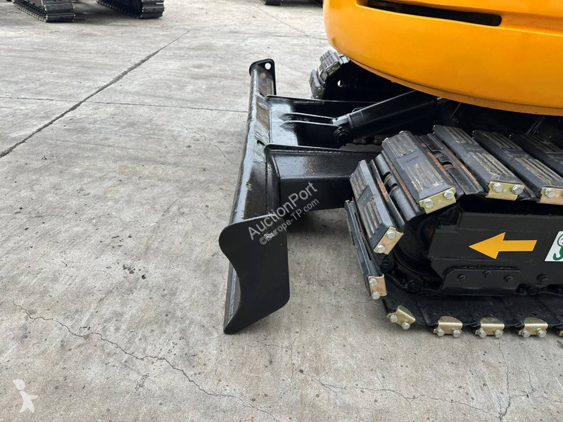 Escavadora JCB 8056