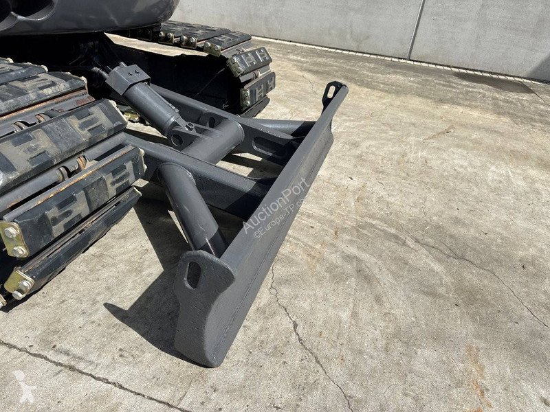 Escavadora Kubota SZ
