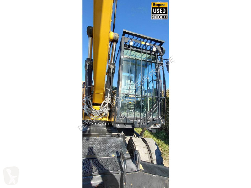 Excavadora Caterpillar MH3024