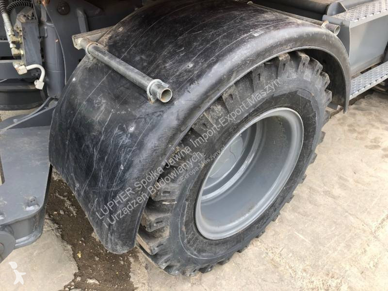 Escavadora Takeuchi TB295W
