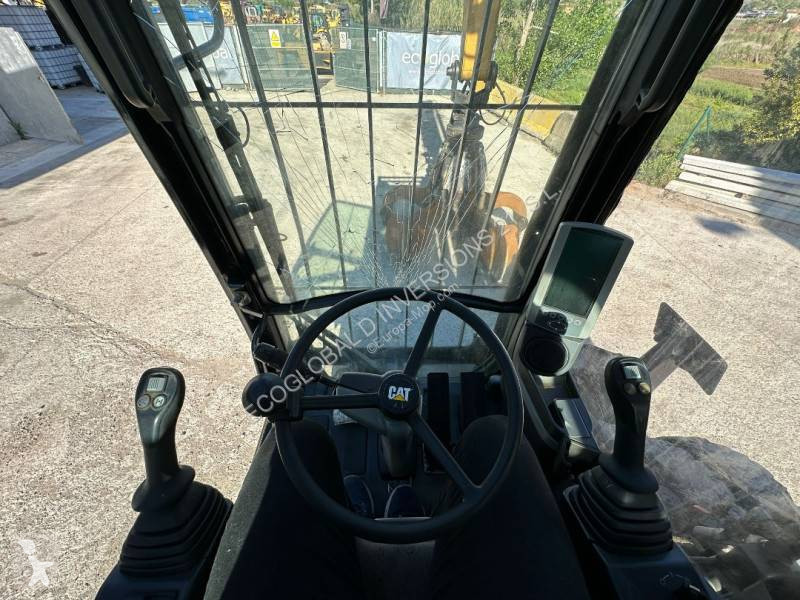 Lopatový nakládač Caterpillar MH