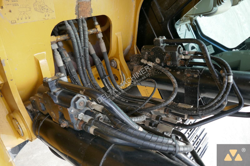 Excavator Caterpillar FL