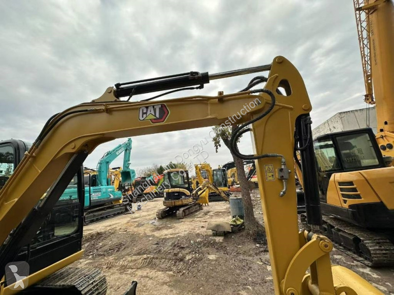 Lopatový nakládač Caterpillar 305.5E