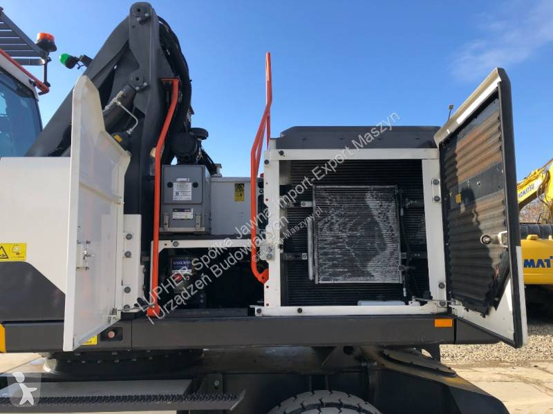Escavadora Volvo EW240EMH