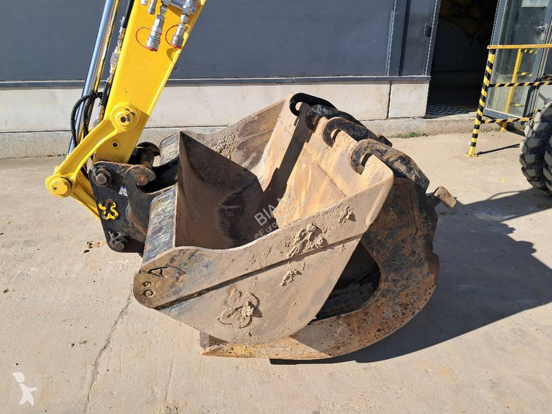 Escavatore Komatsu MR-11E0