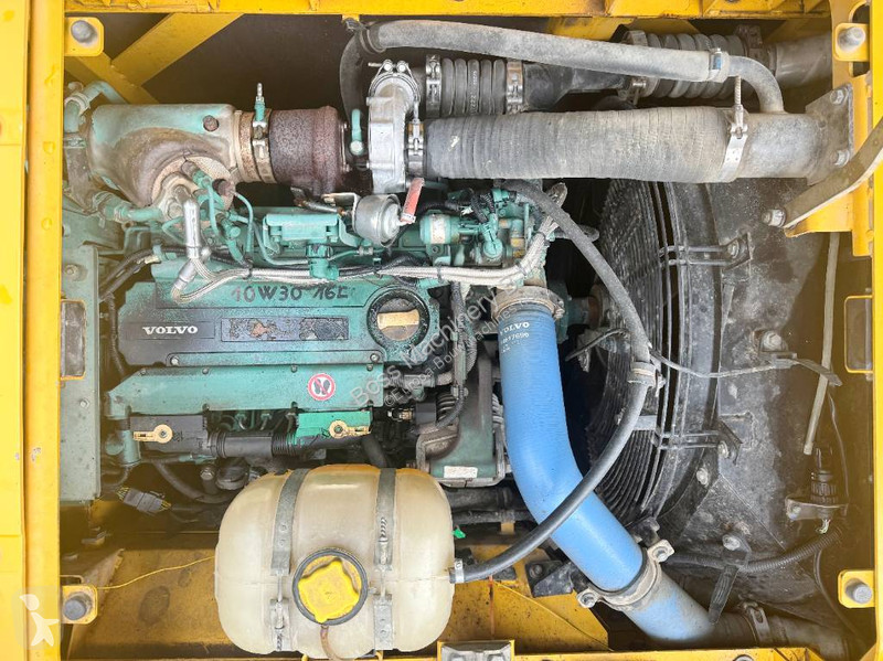 Excavadora Volvo L - 7.255 hours - 2 buckets