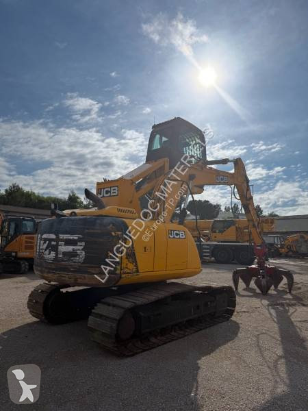 Excavator JCB